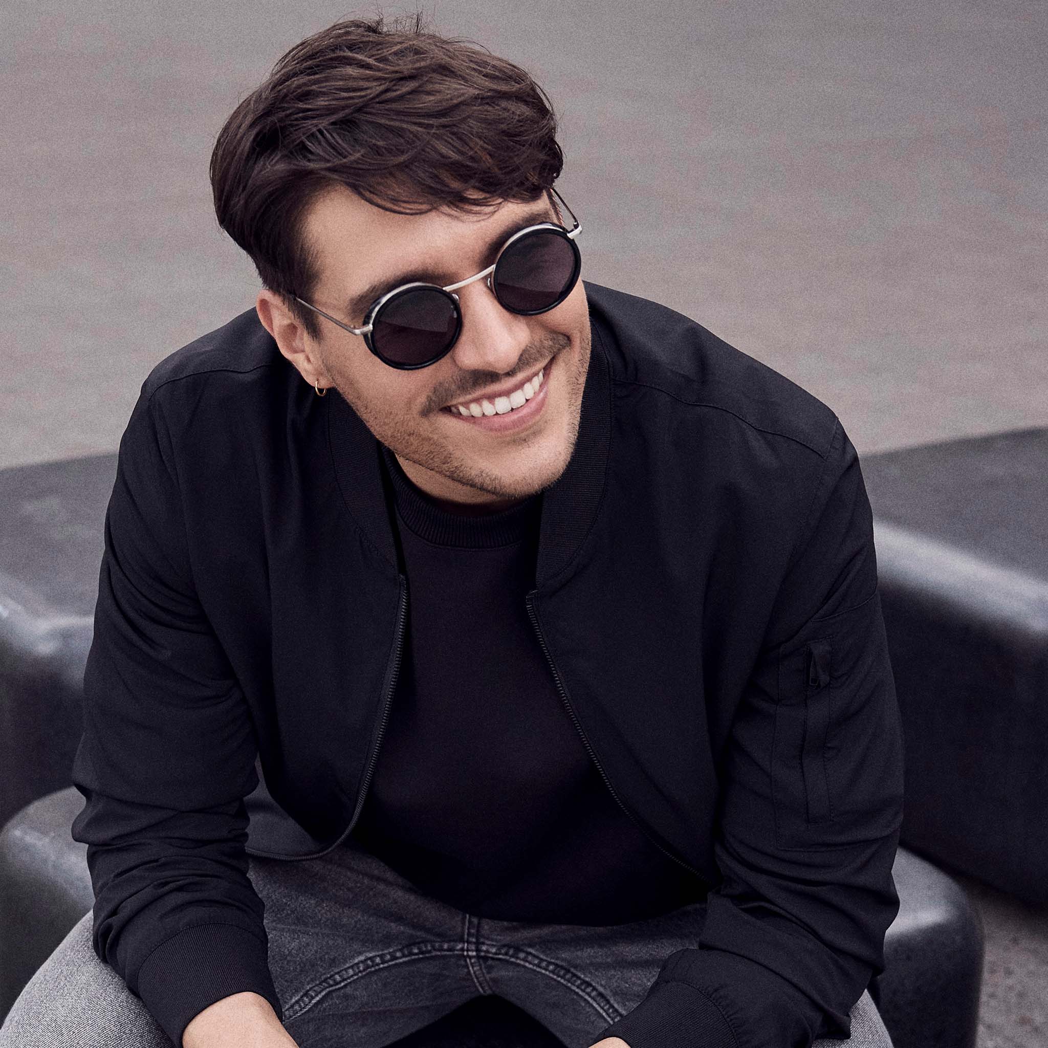 Chillwave Silver Black Gray - Lilienthal Berlin