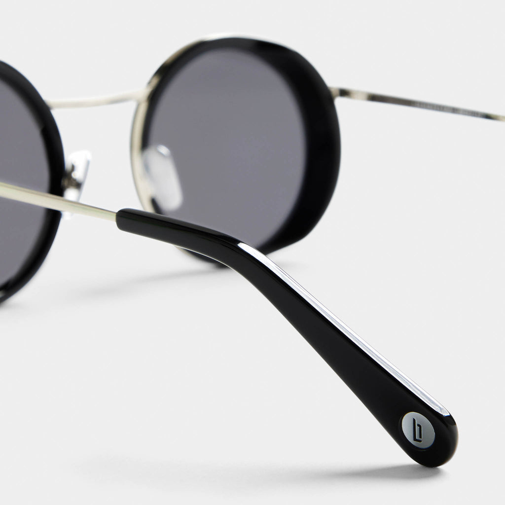 Chillwave – Silver Black / Gray