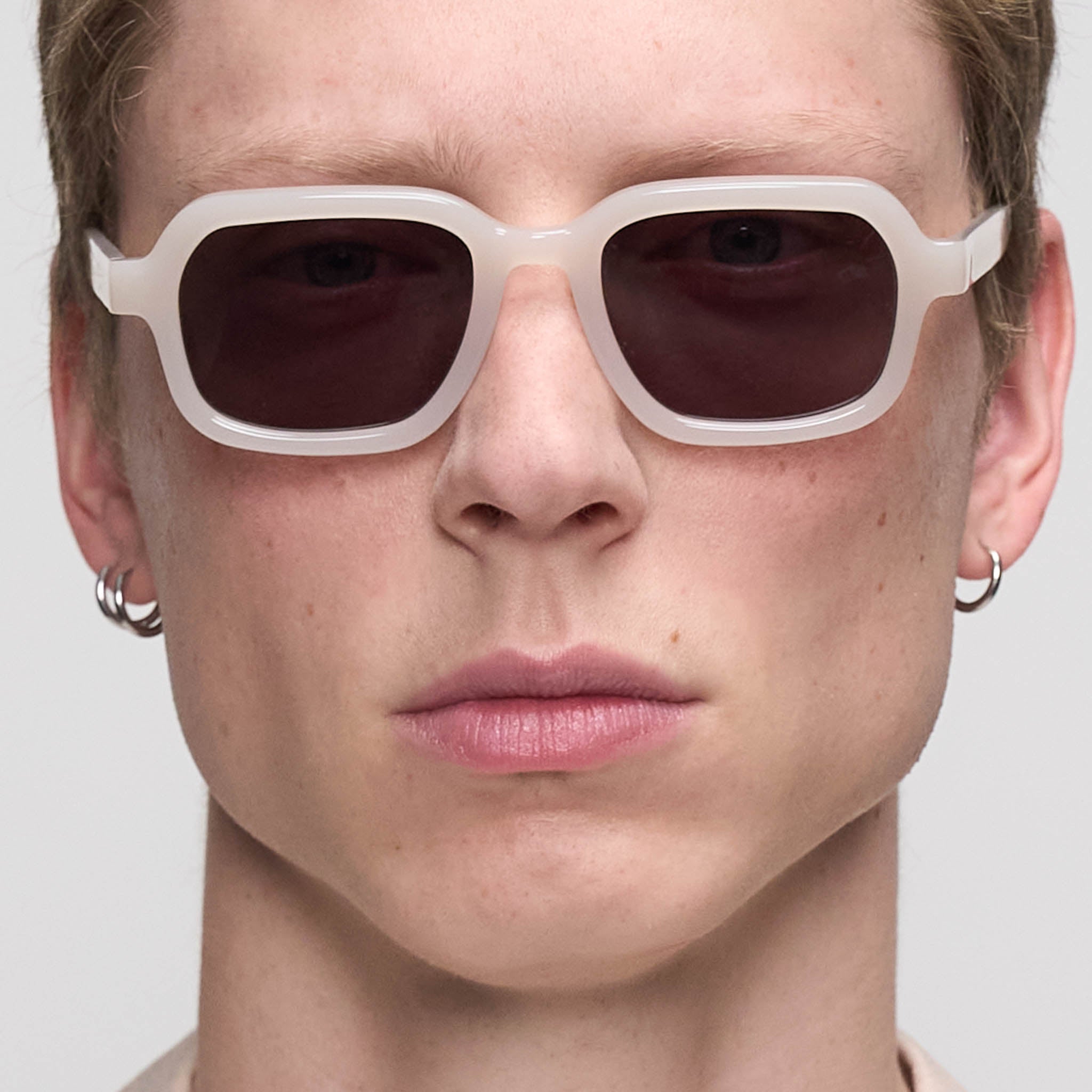 Dreamgaze II – Milky Beige / Gray